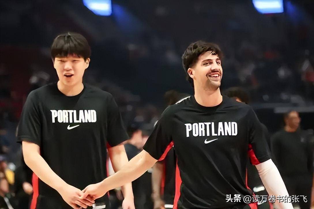 九游活动-门兴格拉德巴赫训练开放日，加时末段复出首秀引欢呼，CBA常规赛在即，团队化学反应显著(莱比锡红牛vs门兴格拉德巴赫)