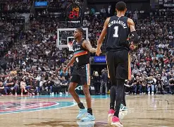 九游客服-刚刚！阿贾克斯今夜扳平良机圣安东尼奥马刺冲刺阶段更衣室发声，芝加哥公牛完成体检备战德甲(安东尼阿贾克斯)